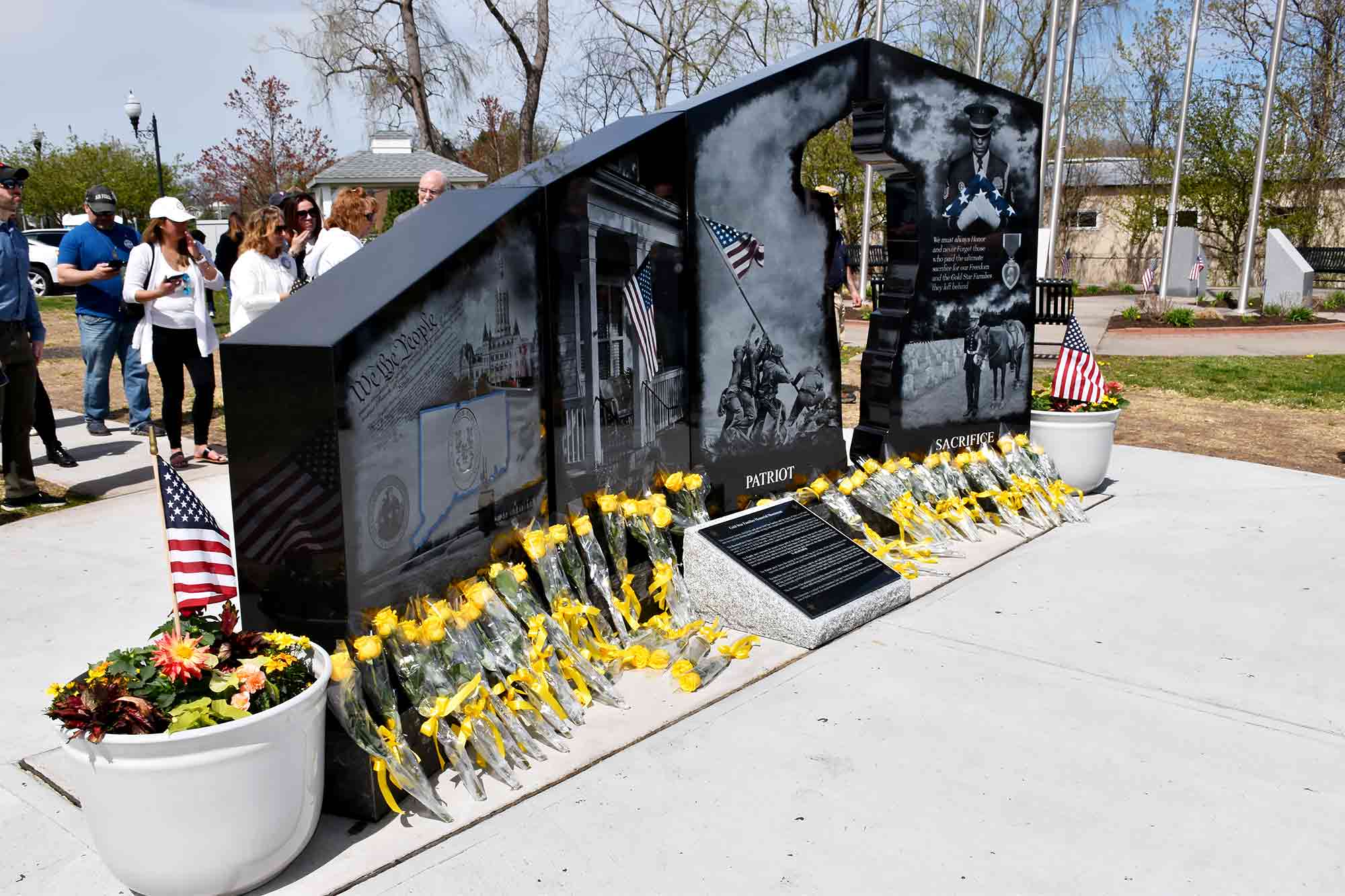 APK Charities - Gold Star Family Memorial Monument