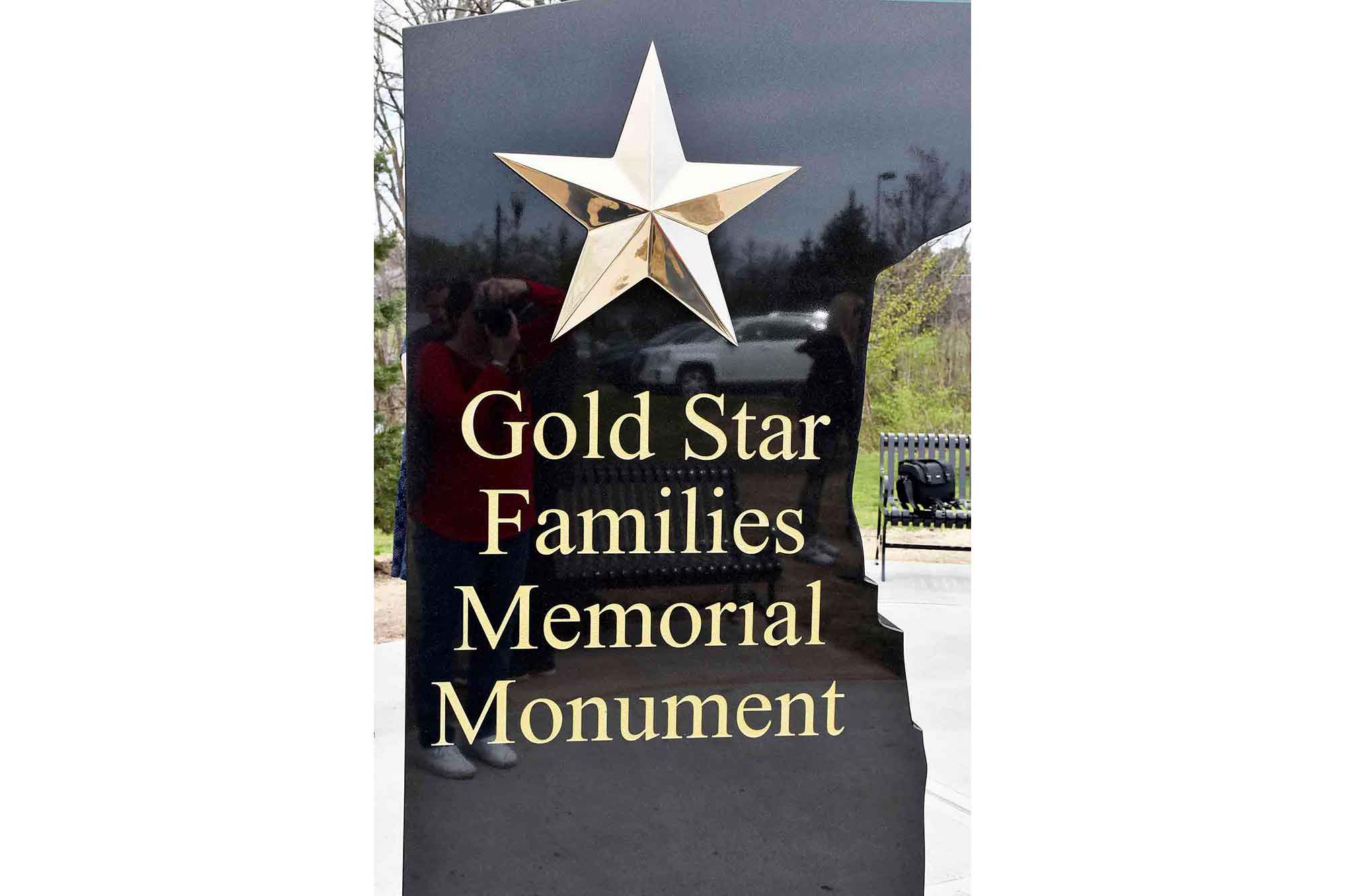 APK Charities - Gold Star Family Memorial Monument